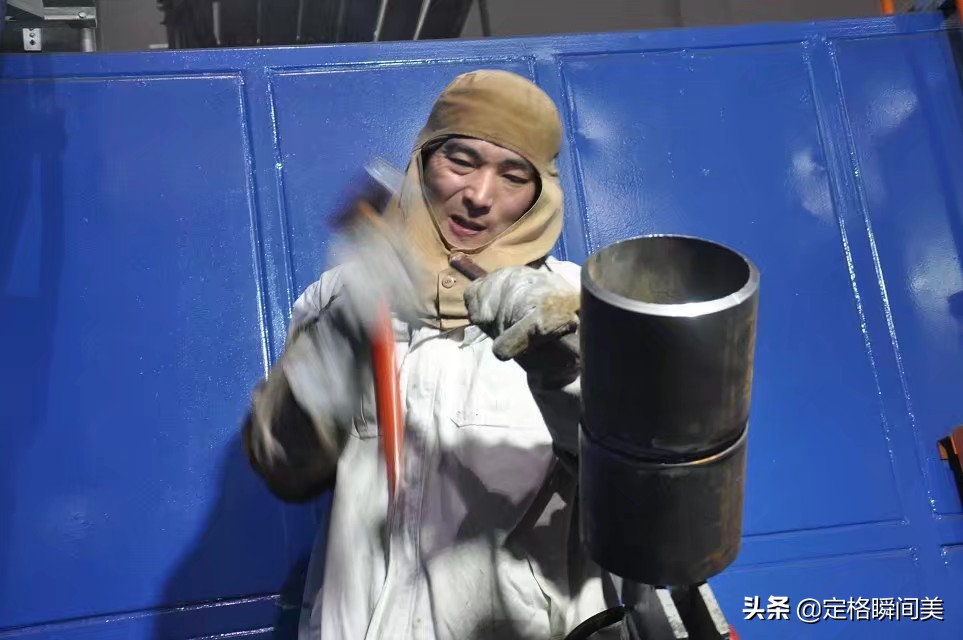 靠手艺吃饭真好,焊工靠技术吃饭