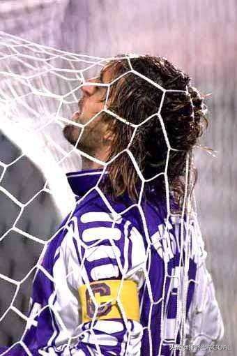 战神巴蒂斯图塔庆祝动作,巴蒂年轻时巅峰帅照