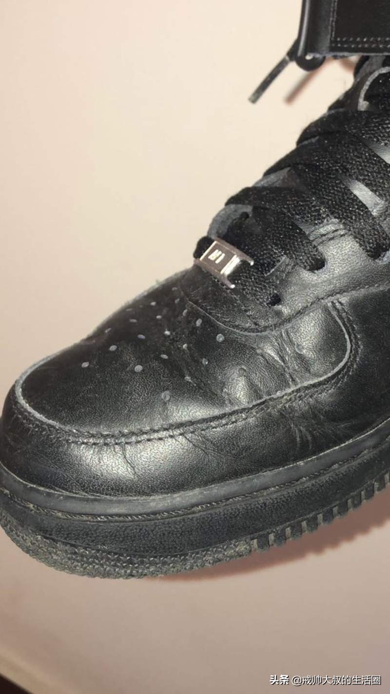 板鞋鞋面折痕黑印怎么去除,怎么去除鞋头褶皱妙招