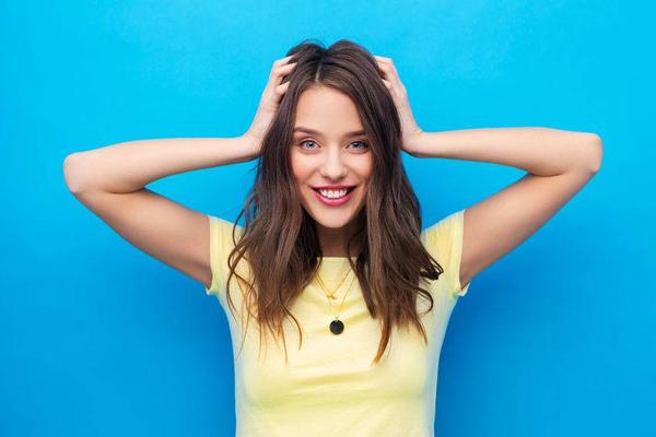 头皮发痒一抓有白泥怎么处理,头皮有小疙瘩发痒怎么回事