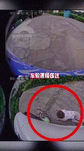 监控拍下揪心一幕打孩子,监控拍下揪心一幕婴儿哭闹