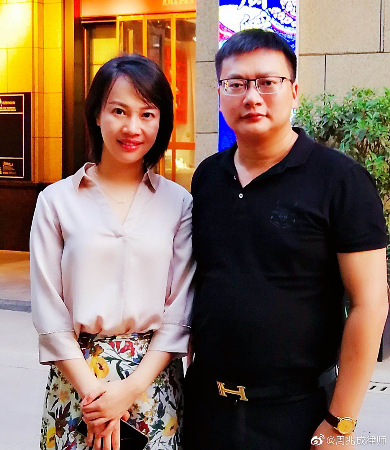 1500元雇马拉奔驰维权车主：多次与4S店交涉未果，拍视频后称48小时内答复