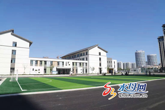 烟台市莱山实验小学万光校区揭牌10个月建成一流学校