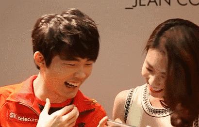 faker最近直播穿的衣服,faker身穿什么衣服