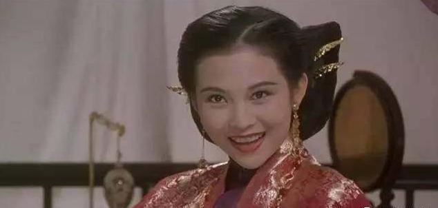 被星爷“报复”骗去跑龙套，只是因为初中同桌时比星爷帅