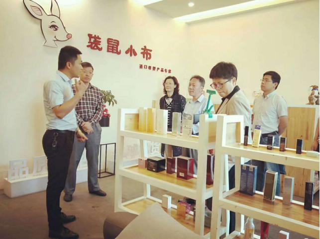 袋鼠小布，让你足不出户也能享受品质生活！