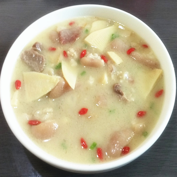 腌笃鲜是上海正宗的本帮菜吗,腌笃鲜食谱材料用什么笋