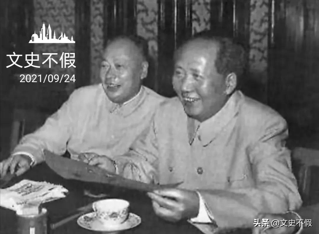 荣毅仁凭借公私合营和改革开放期间的卓越表现成功当选国家副主席