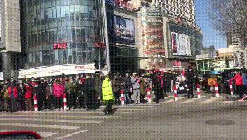 蓝天彩虹笑颜敬礼全城追星！这是你们应该得到的礼遇和荣耀！