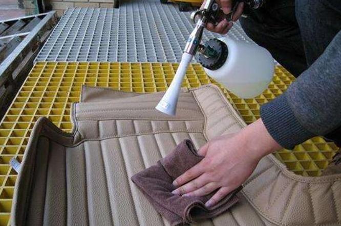 学会洗车工作,自己洗车既是省钱又有乐趣