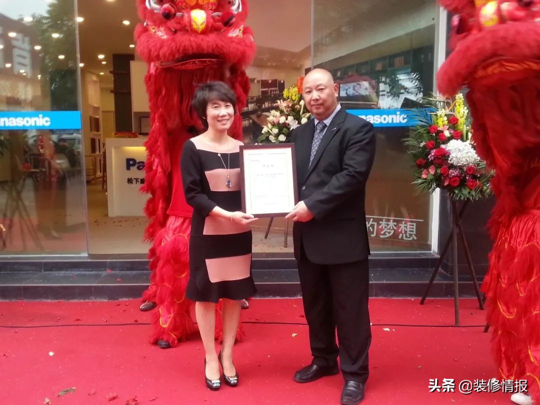 精艺良工：网红餐厅韦老板，如何变身熊爸爸的