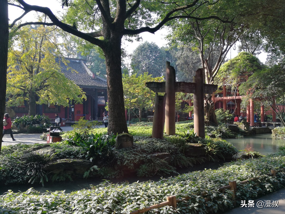 成都的武侯祠不得不去，去了之后，游客：收获颇丰