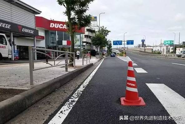 英国发明的道路修补液，绝对是修路神器