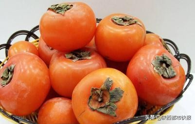 柿子和鸡蛋同食中毒,柿子与酒同食会中毒吗