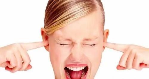 胆脂瘤型中耳炎会引起头痛吗,化脓性中耳炎与胆脂瘤有关吗