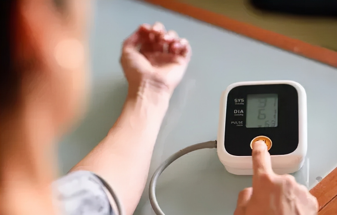 生气引起血压升高按摩什么穴位,按摩什么穴位最快可以降低血压