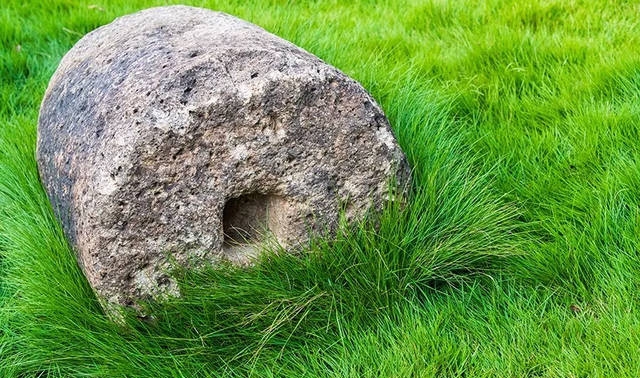 石磙、稻场、稻草垛