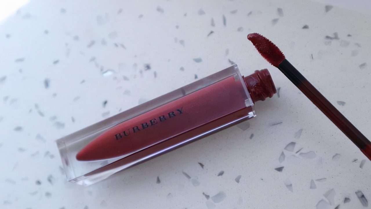 香奈儿狮子口红黄皮,香奈儿黄皮必入的银管口红