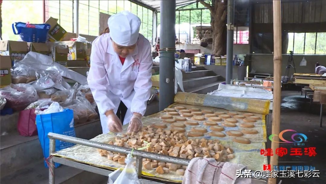 云南纯甘蔗手工熬制古法红糖,云南红糖正宗古法酿造