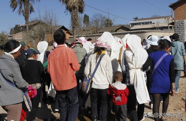 中国农村老人去世后的风俗,关于农村老人去世的风俗