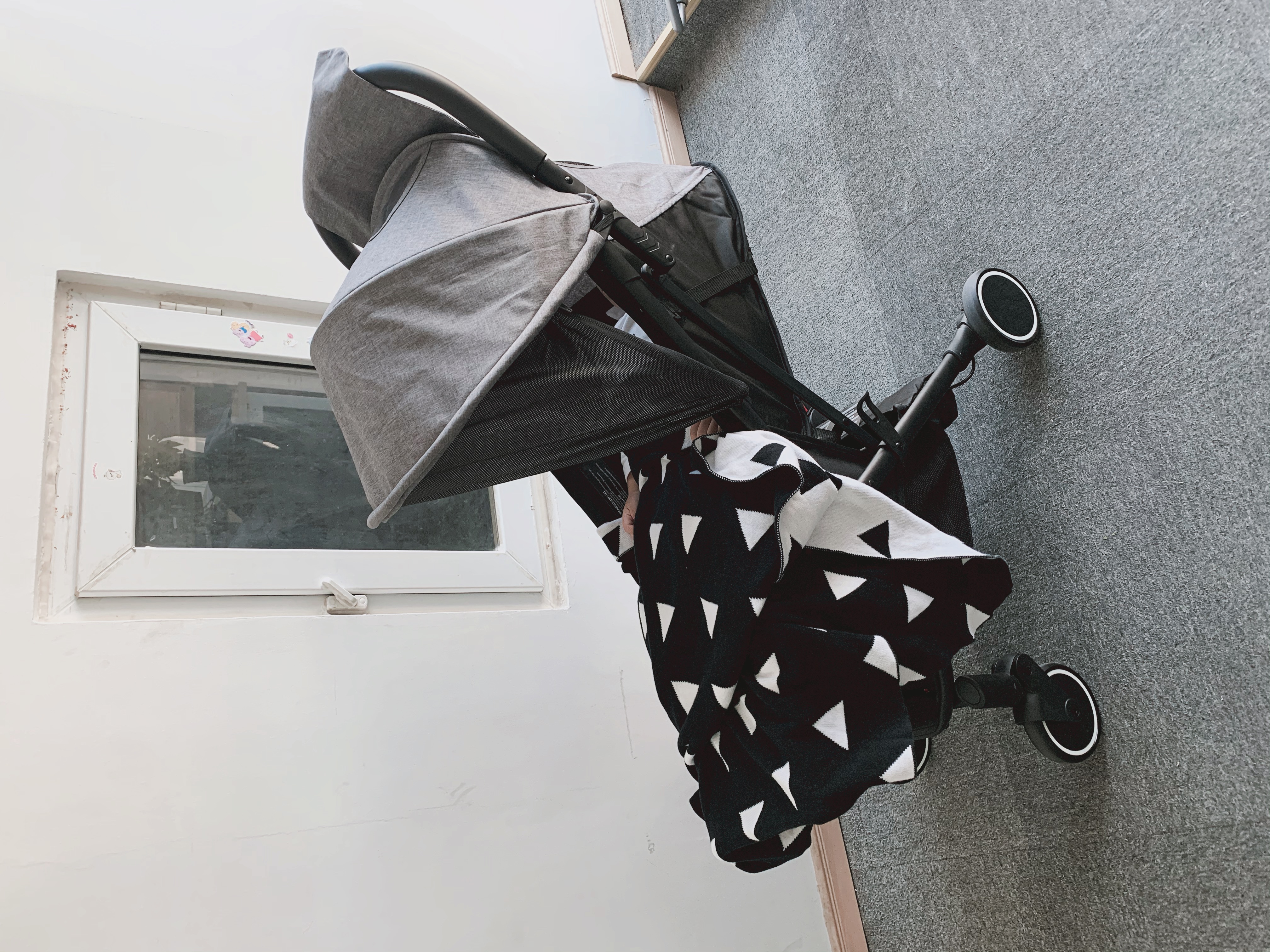 婴儿车选哪种比较合适,婴儿车怎么选择更实用方便安全