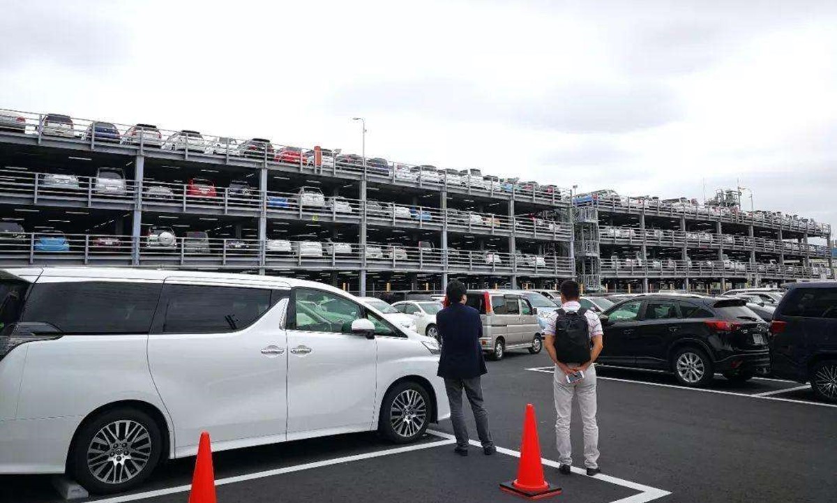 二手车市场谨防上当受骗,二手车市场坑多水深缺乏可信度