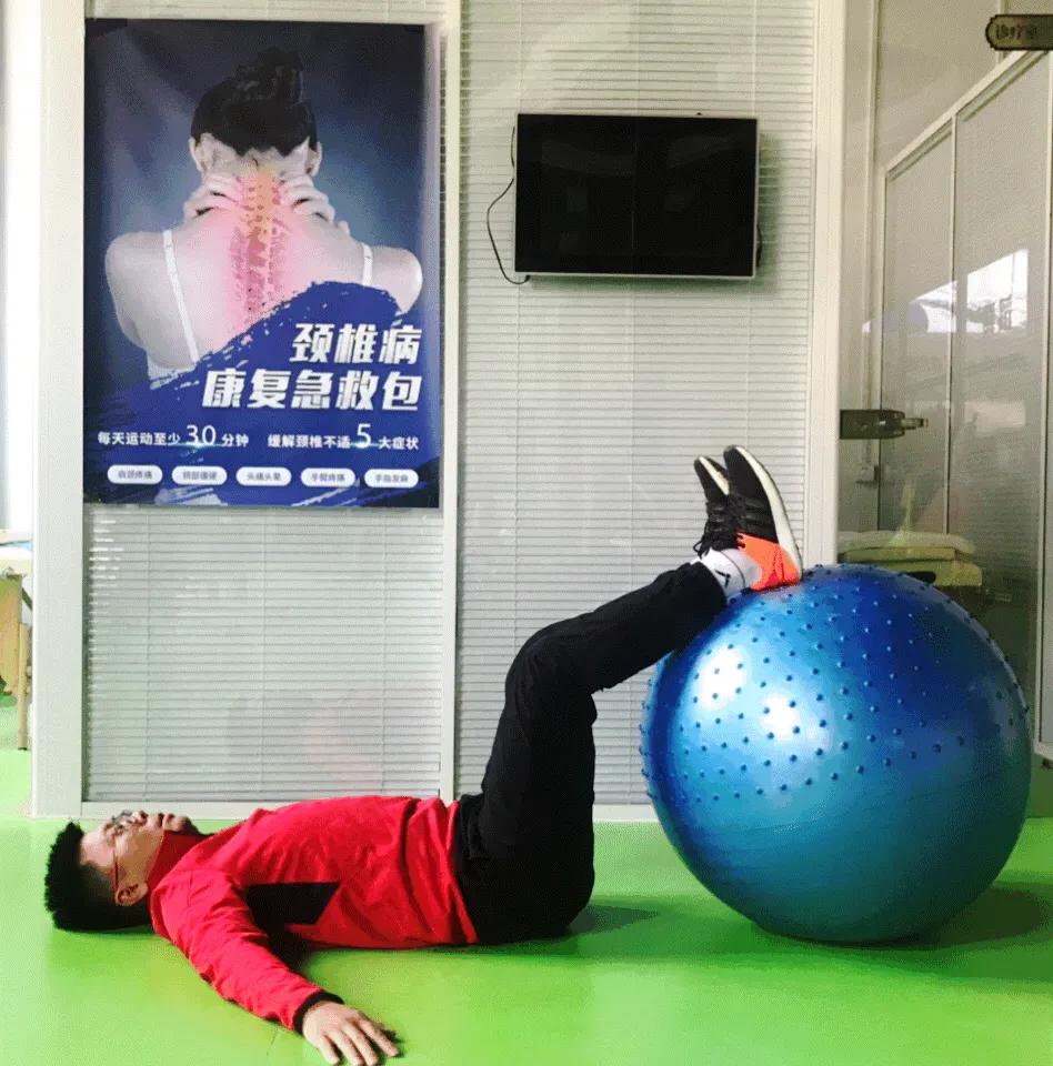 世界脊柱日别再忽视脊柱问题,一套很实用的腰椎病自我矫正方法