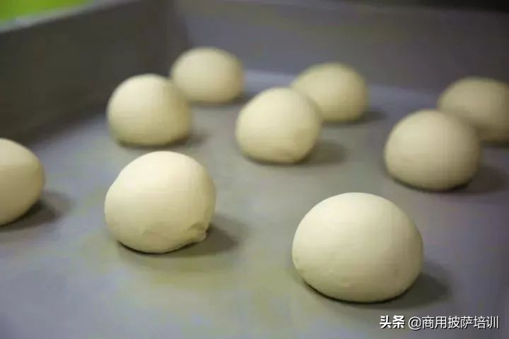 披萨店面粉选择,披萨面粉选什么牌子面粉好