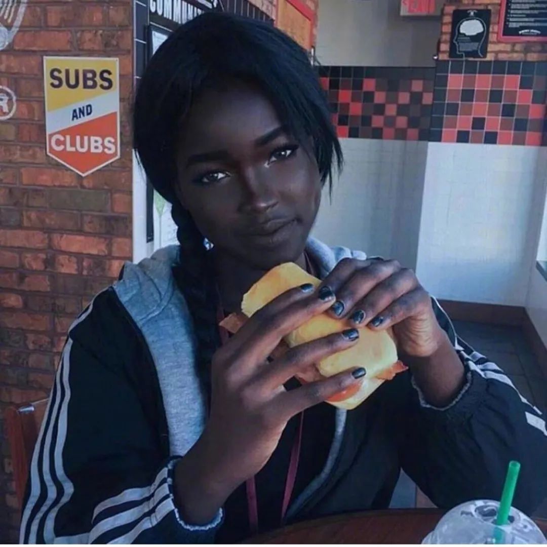 又丑又黑女网红,最黑的网红女生