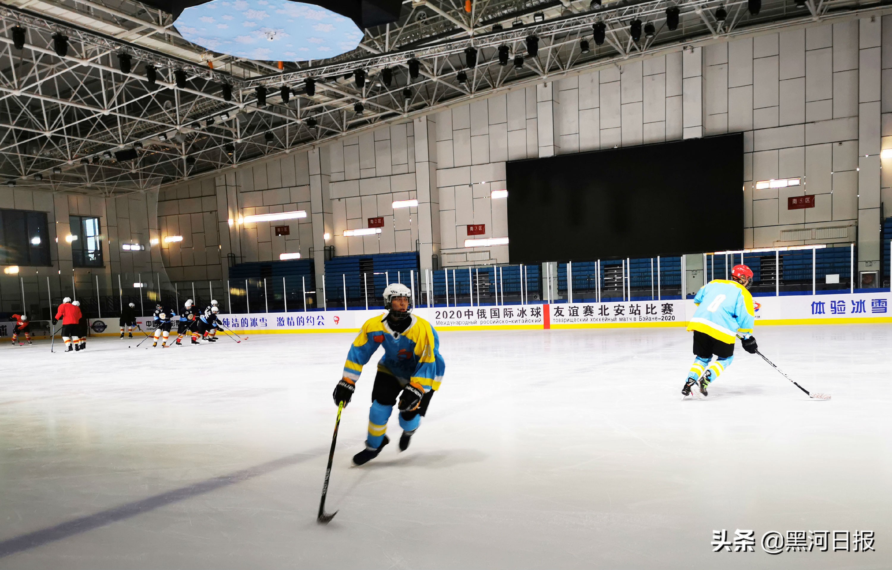 来黑河看雪,赏冰乐雪走进沐石河中心学校