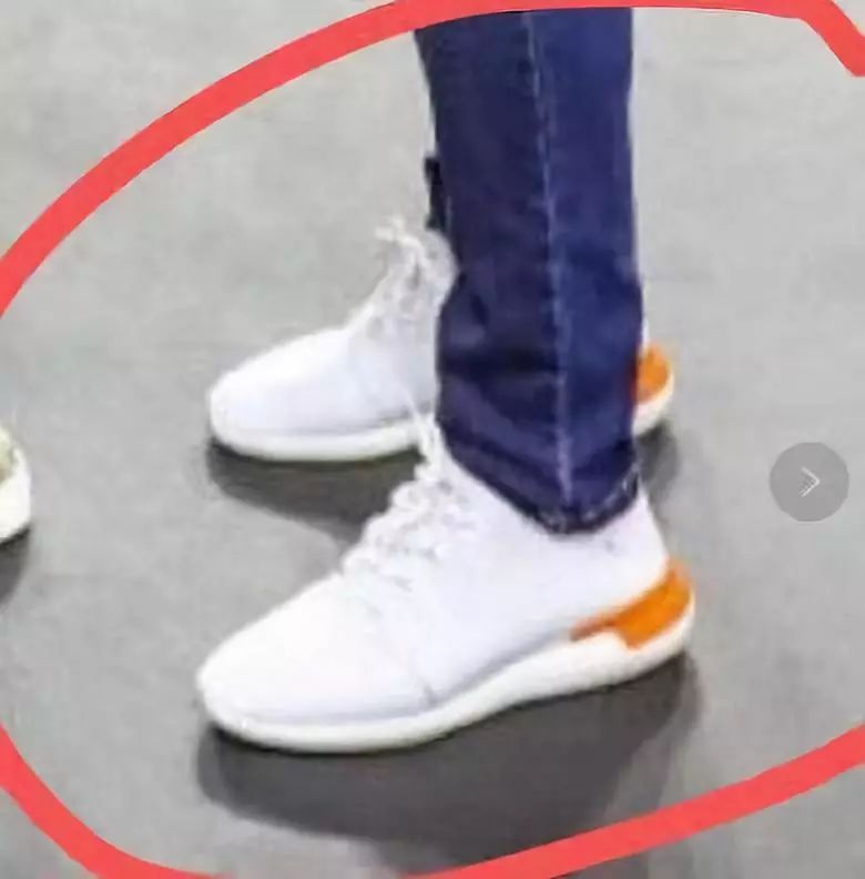 yeezy黑色上脚,王源球鞋