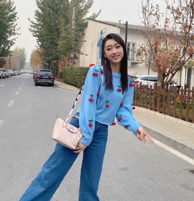 外套内搭什么衣服好看,金晨同款兔毛衣怎么搭