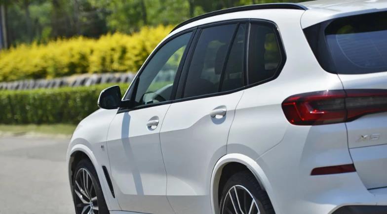 60万买了一辆大众途锐,68万提了宝马