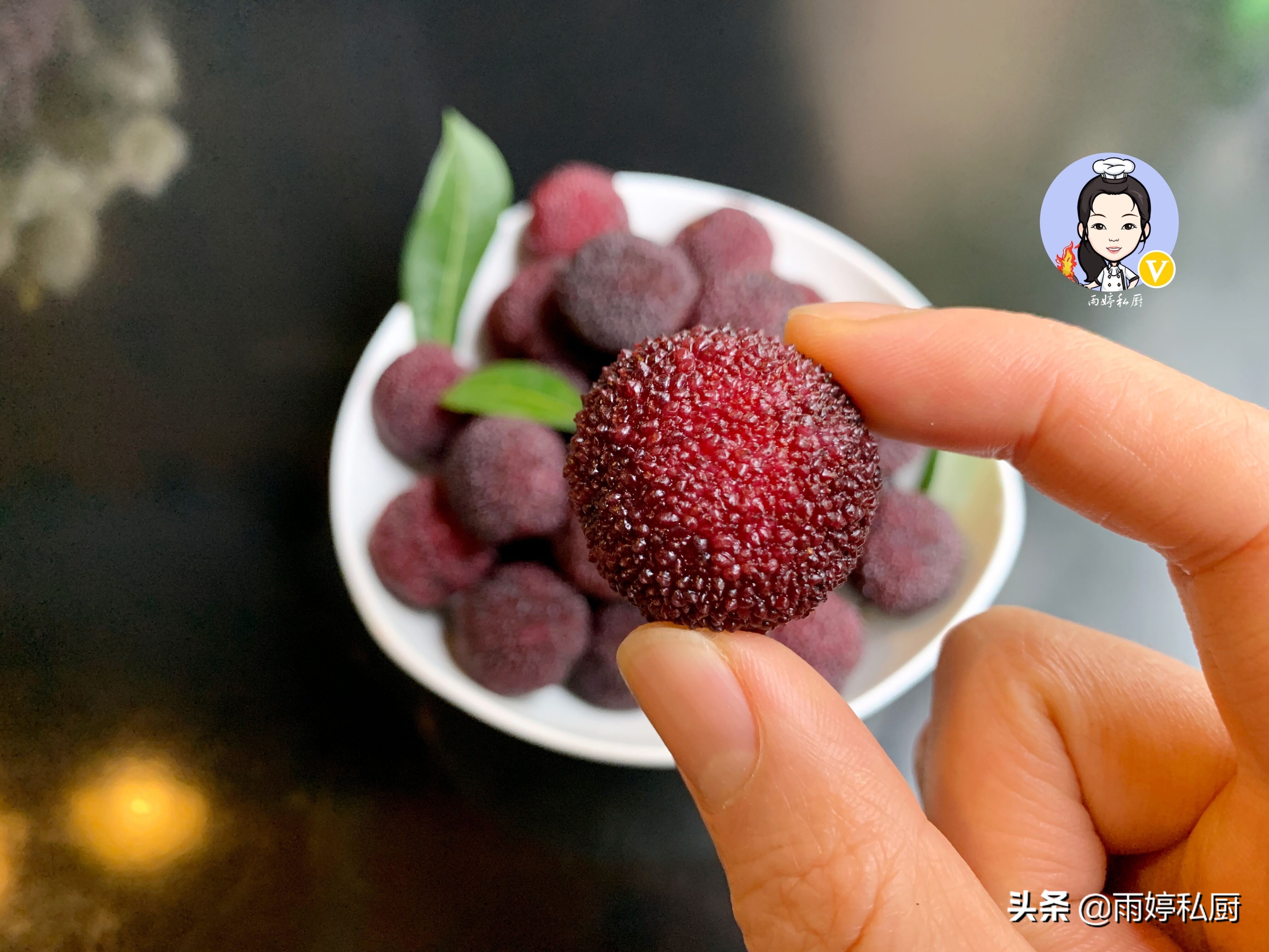 洗杨梅时，用盐水洗相当于吃虫子！老果农：教你1招，虫子全溜走