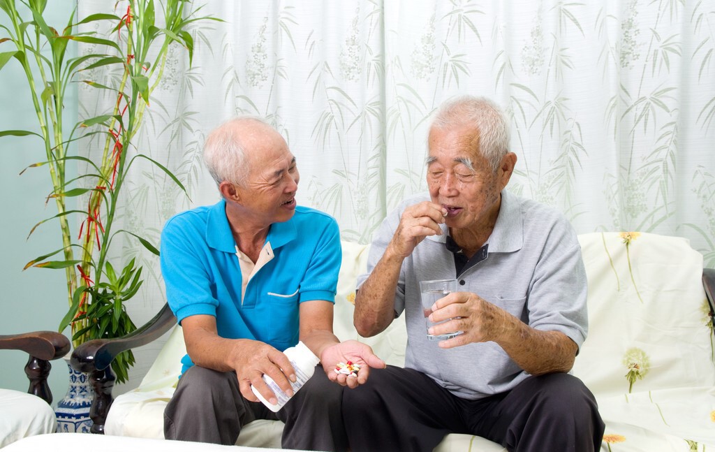 什么钙片补钙效果最好骨质疏松症,老人骨质疏松吃钙片无法补钙