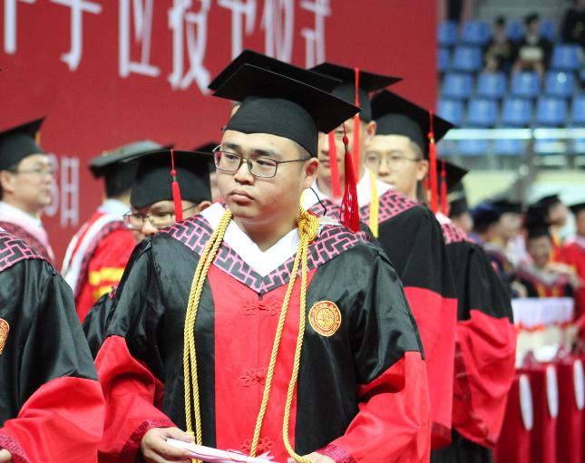 硕博连读和直博哪个厉害,硕博连读和直博有差别