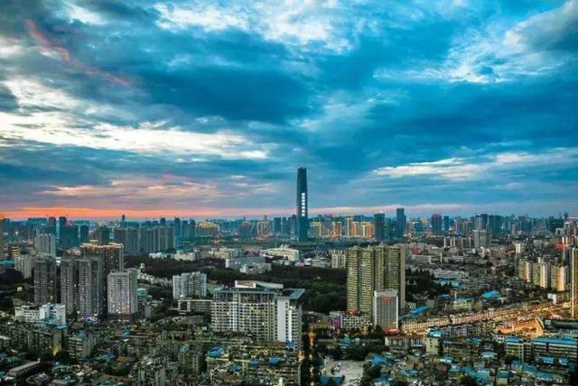 南方什么地方气候好物价低,中国南方最有影响力的城市