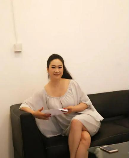 44岁芙蓉姐姐近况:从万民嘲笑到低调富婆,她才是最清醒的那一个