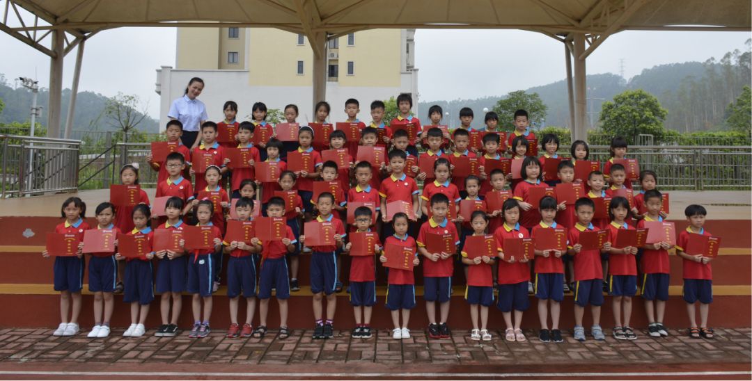 华立中英文学校是不是贵族学校,华立中英文学校升学