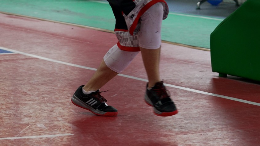 阿里纳斯1代简版复刻,阿迪2开头的实战篮球鞋