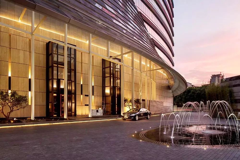 索菲特酒店颜值巅峰之作,《流浪地球》男主吴京都去佛山打过卡