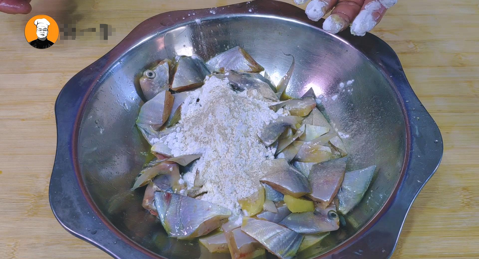 鲳鱼清蒸的做法最好吃又简单,鲳鱼清蒸怎么做的简单又好吃