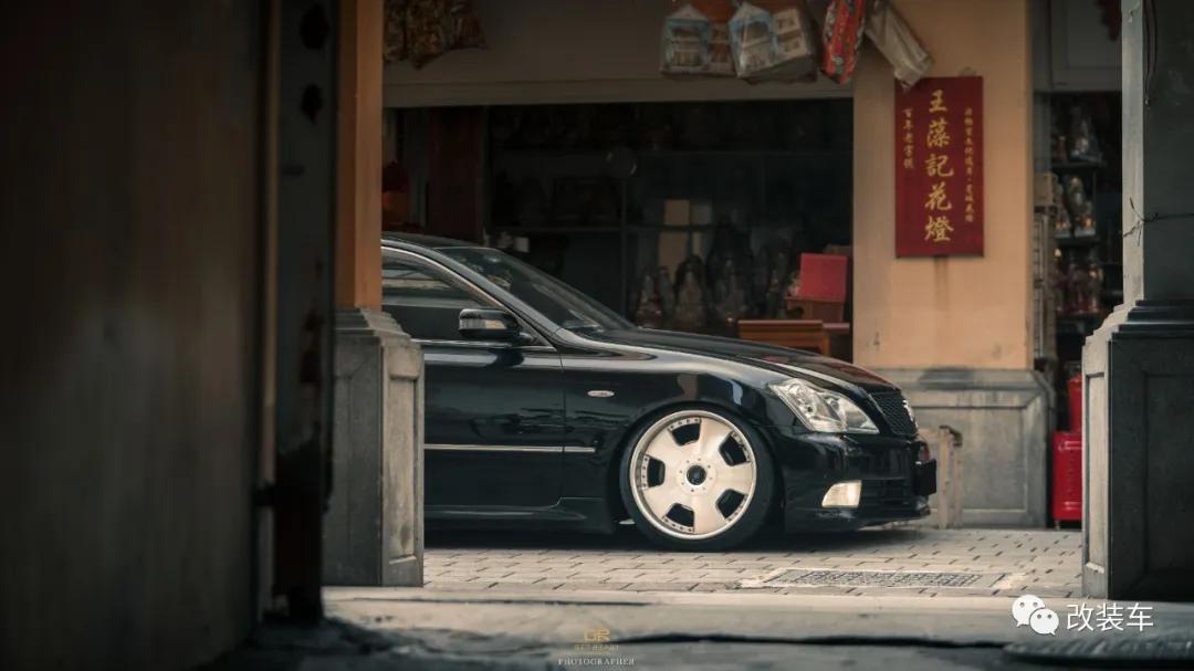 12代皇冠质感相当于现在的什么,最经典一款12代皇冠