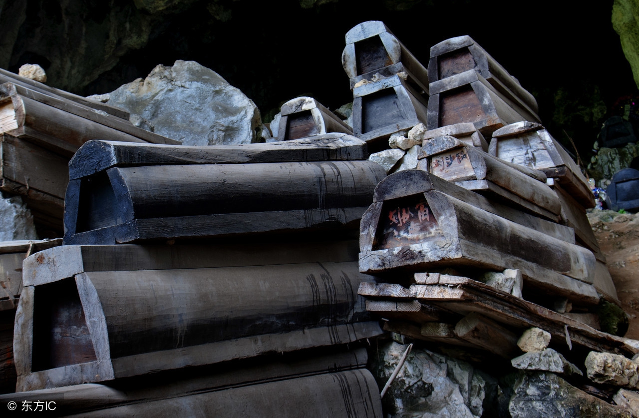 路遇黄鼠狼民间故事,民间故事黄鼠狼为求饶竟开口说话