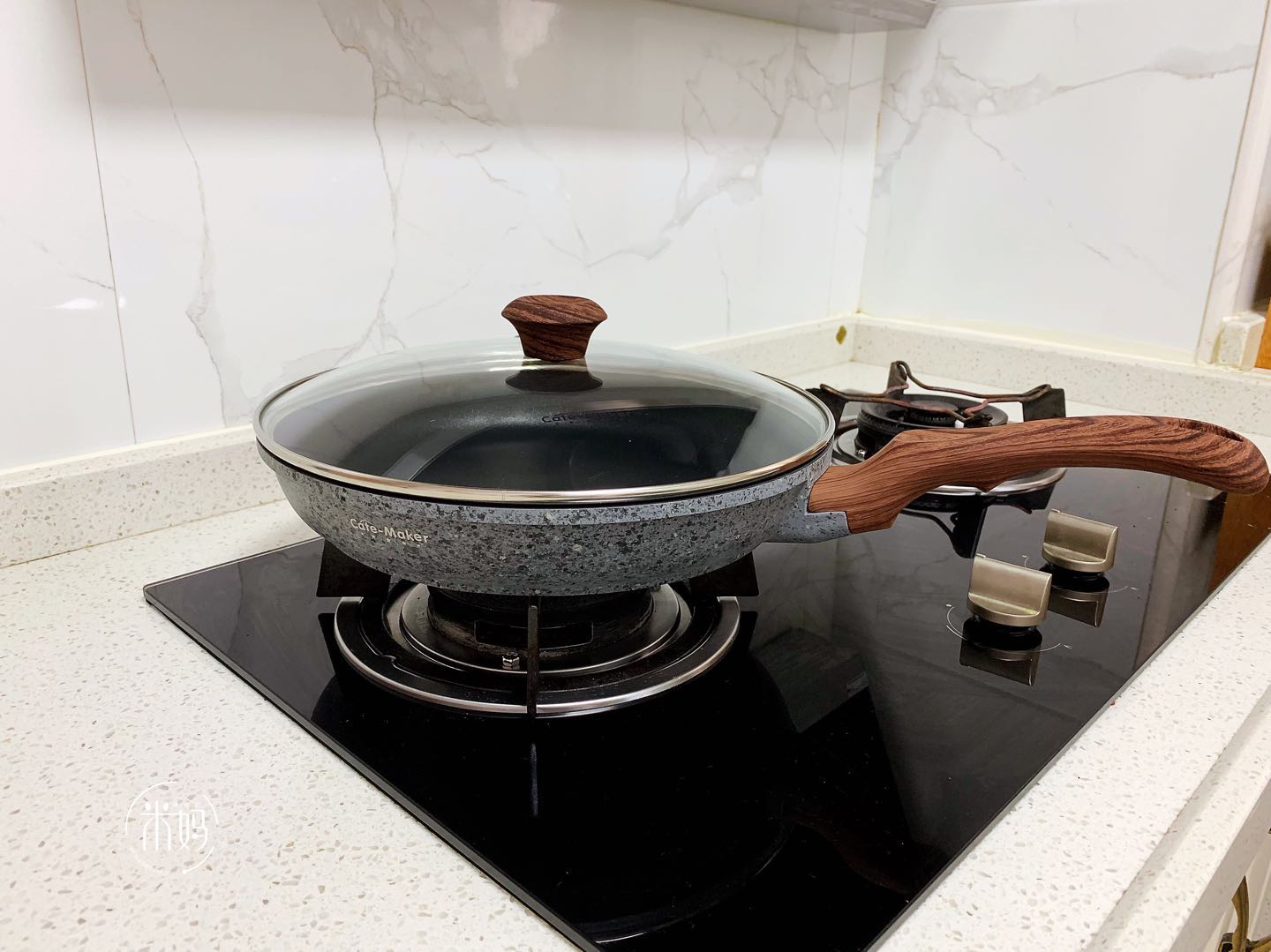 用过的不粘锅的正确开锅方法,新买不粘锅使用前怎么开锅