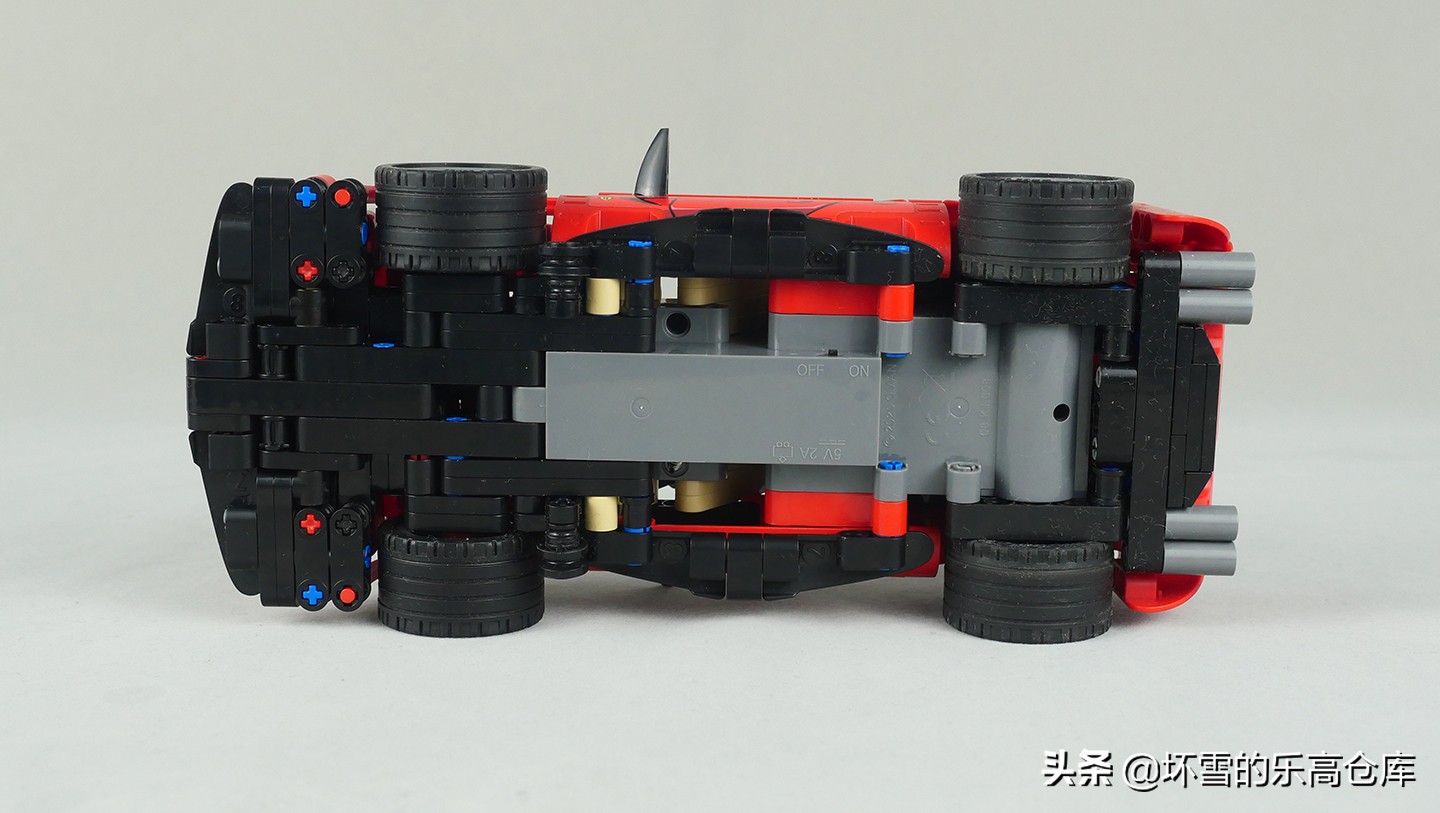 启蒙积木暗影跑车,可以漂移的积木跑车测评