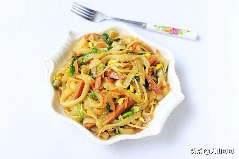 怎么炒河粉才是最好吃的,炒河粉不粘锅的做法详细图文步骤