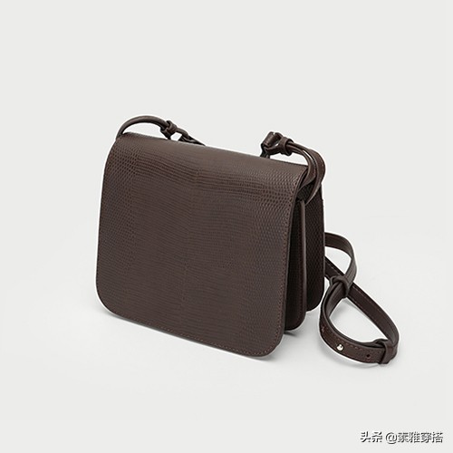 简单斜跨包休闲,好看的穿搭之斜挎包