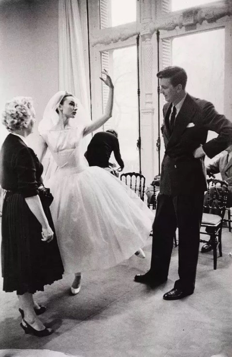 纪梵希爱赫本一辈子终身未娶,纪梵希真的爱赫本吗