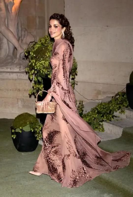 黎巴嫩爆炸发生后，巩俐章子怡的挚爱无声落泪……